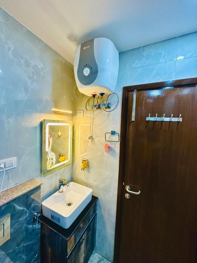 Hotel Samrat Residency 10 Mints Walking Distance Nizamuddin Railway Station Nové Dillí Exteriér fotografie