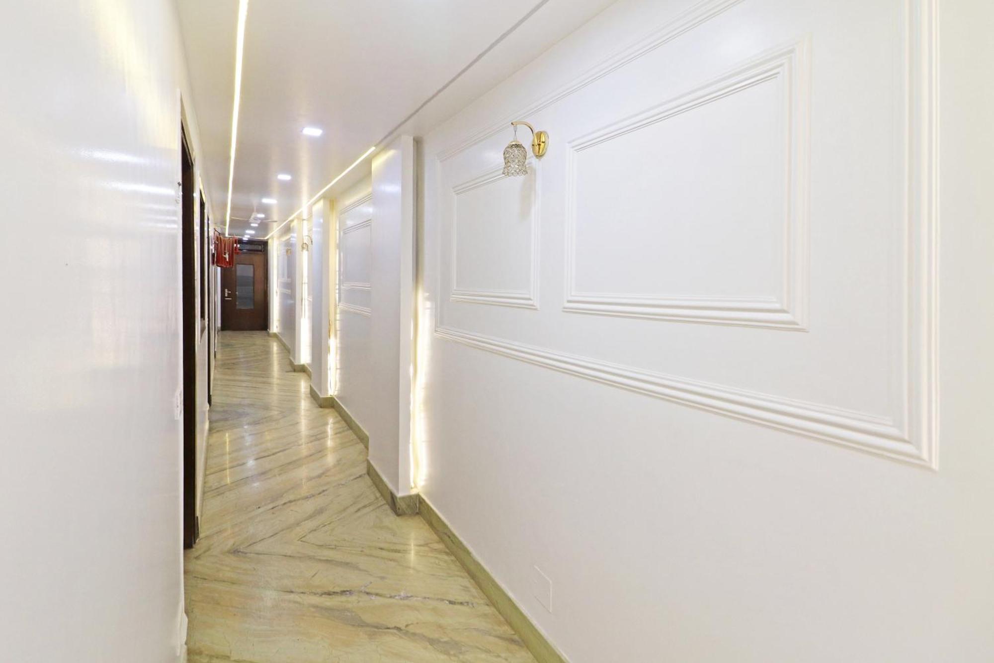 Hotel Samrat Residency 10 Mints Walking Distance Nizamuddin Railway Station Nové Dillí Exteriér fotografie