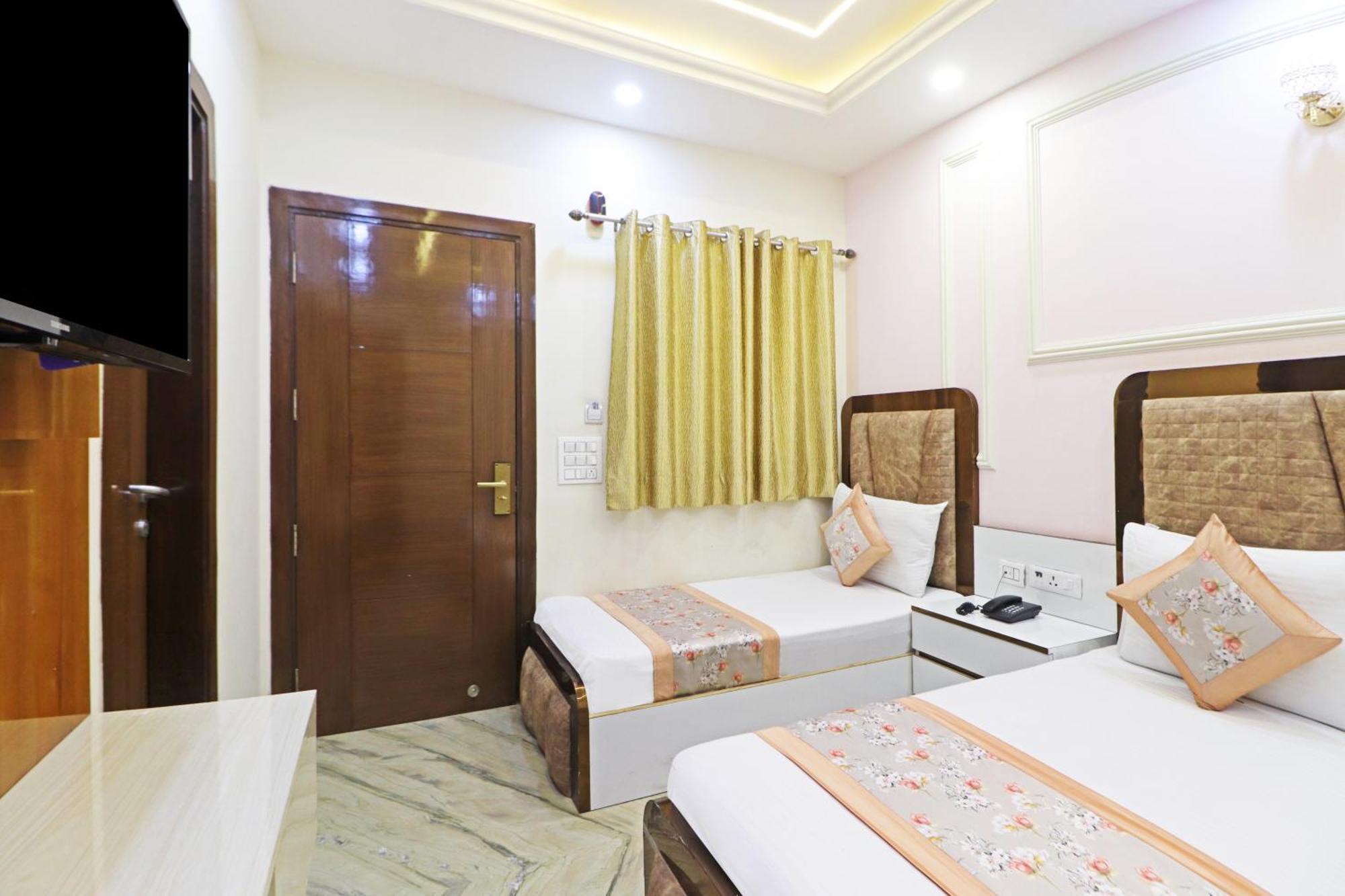 Hotel Samrat Residency 10 Mints Walking Distance Nizamuddin Railway Station Nové Dillí Exteriér fotografie