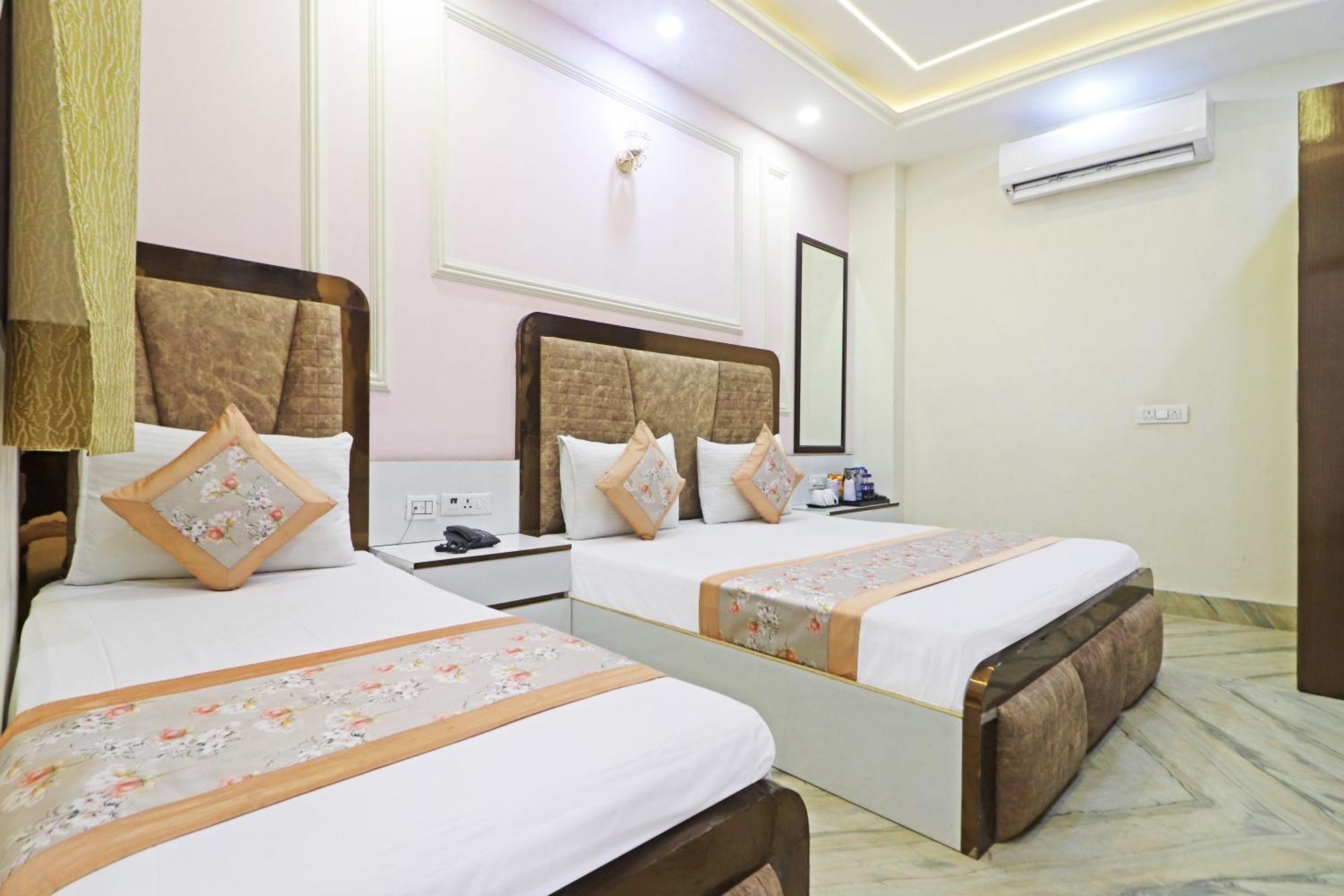 Hotel Samrat Residency 10 Mints Walking Distance Nizamuddin Railway Station Nové Dillí Exteriér fotografie