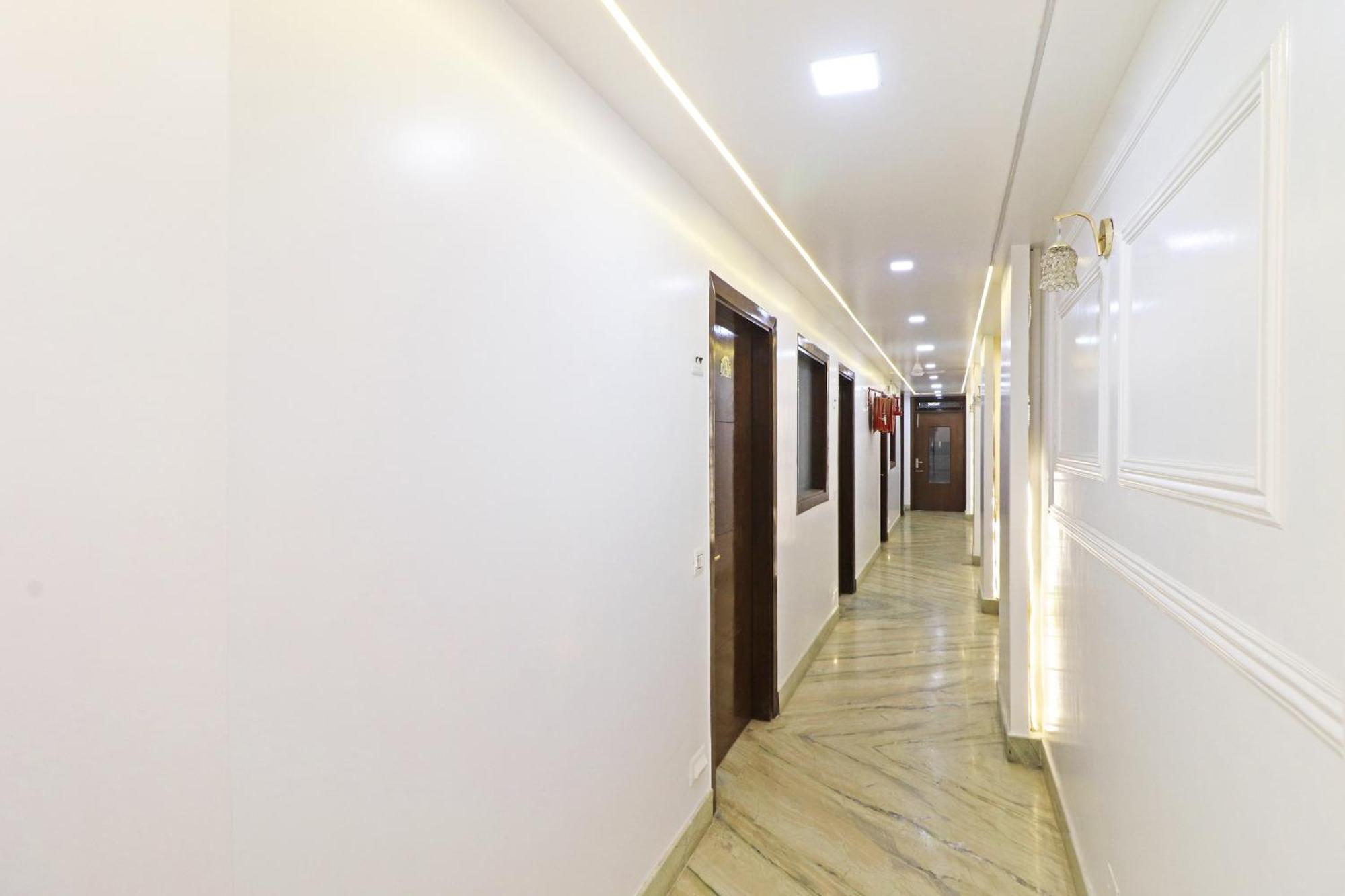 Hotel Samrat Residency 10 Mints Walking Distance Nizamuddin Railway Station Nové Dillí Exteriér fotografie