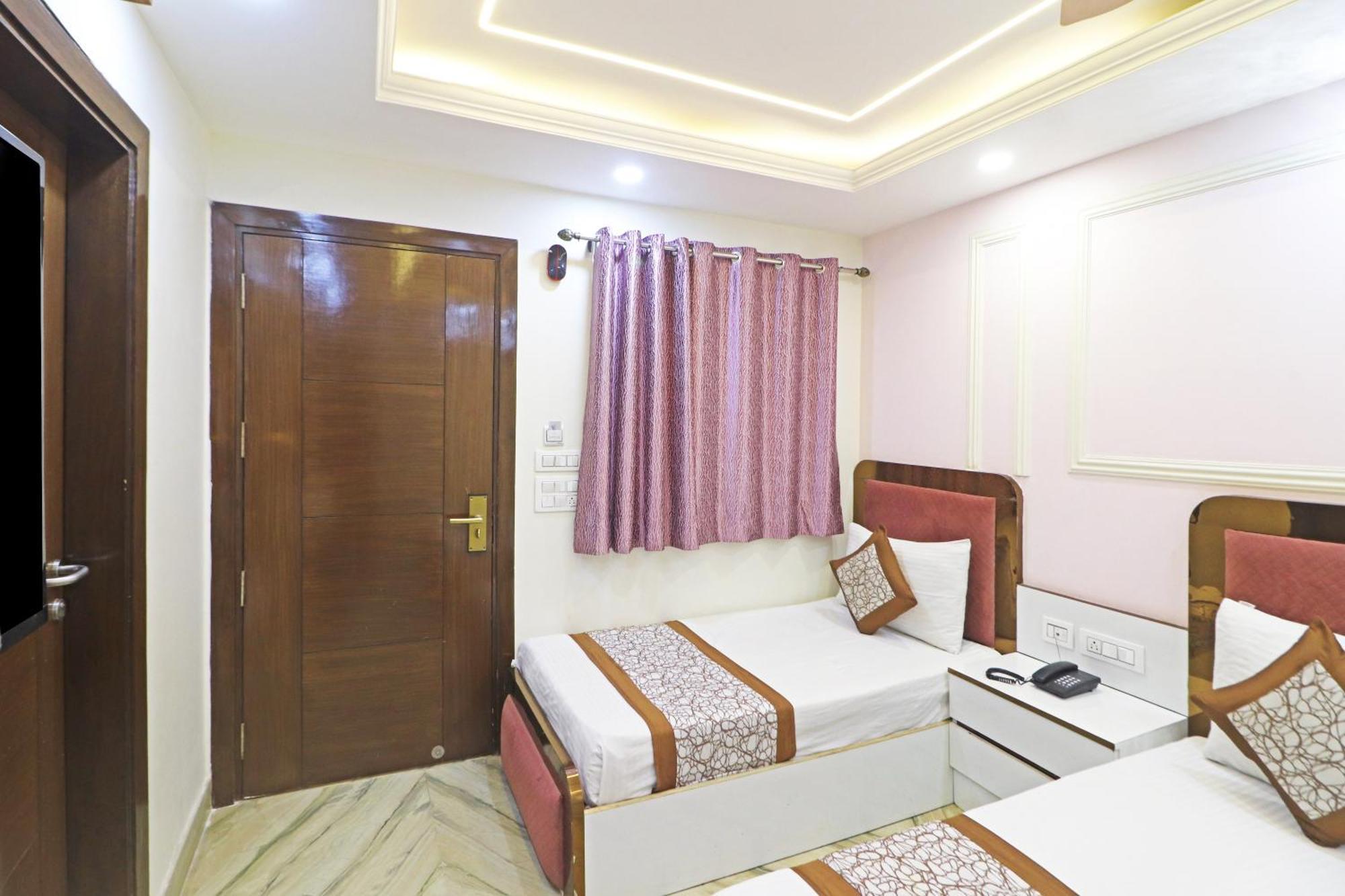 Hotel Samrat Residency 10 Mints Walking Distance Nizamuddin Railway Station Nové Dillí Exteriér fotografie