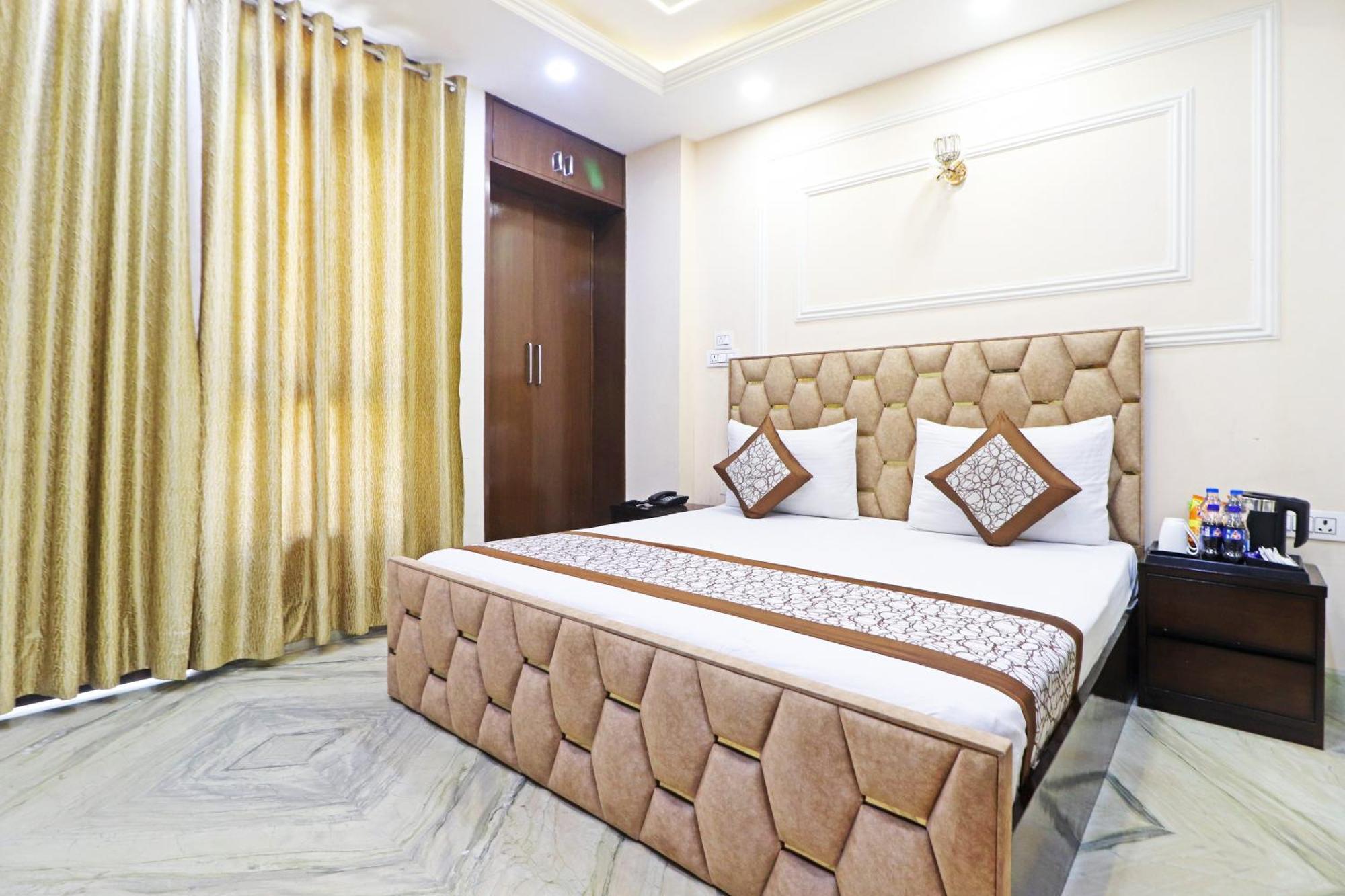 Hotel Samrat Residency 10 Mints Walking Distance Nizamuddin Railway Station Nové Dillí Exteriér fotografie