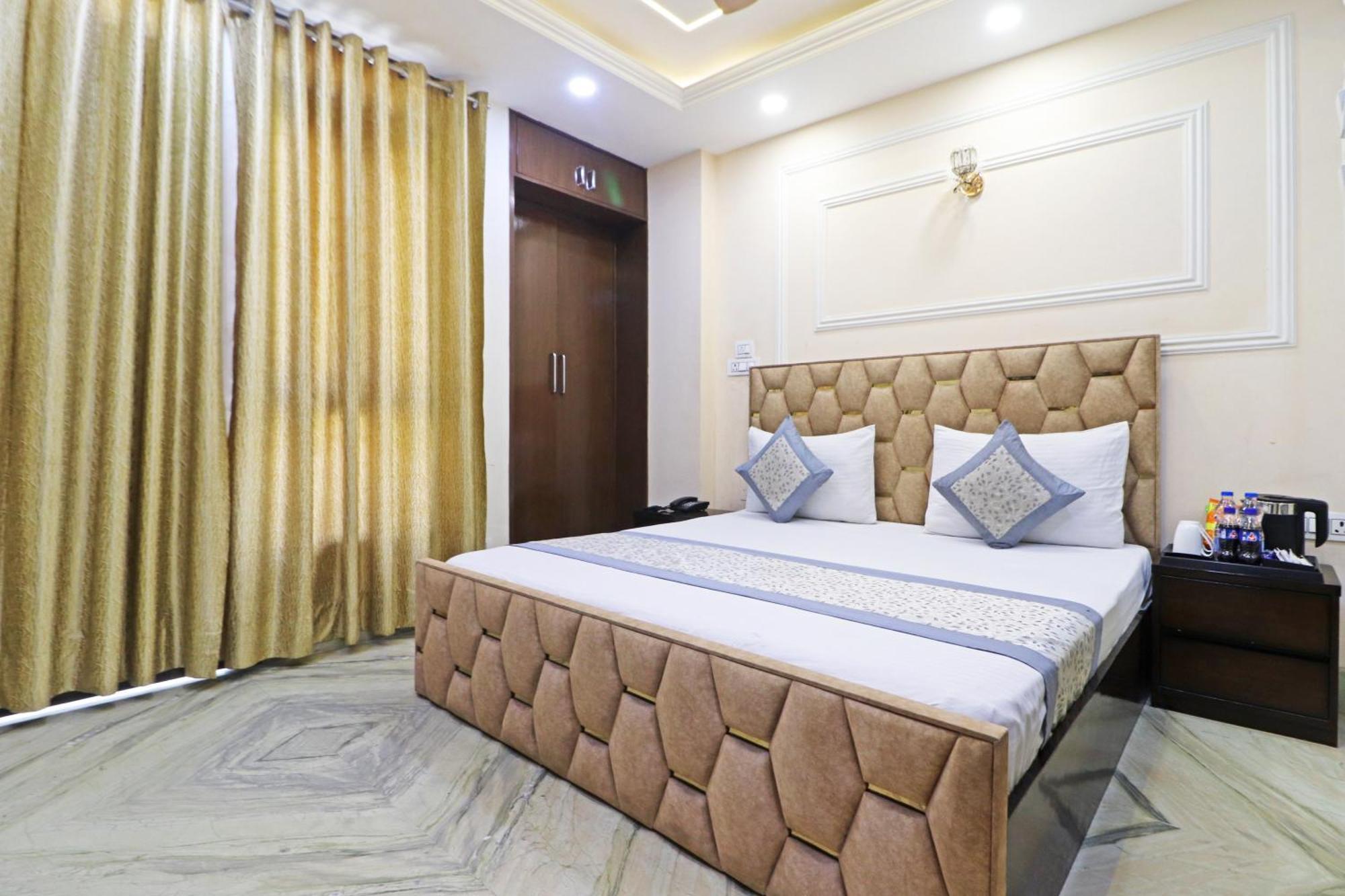 Hotel Samrat Residency 10 Mints Walking Distance Nizamuddin Railway Station Nové Dillí Exteriér fotografie