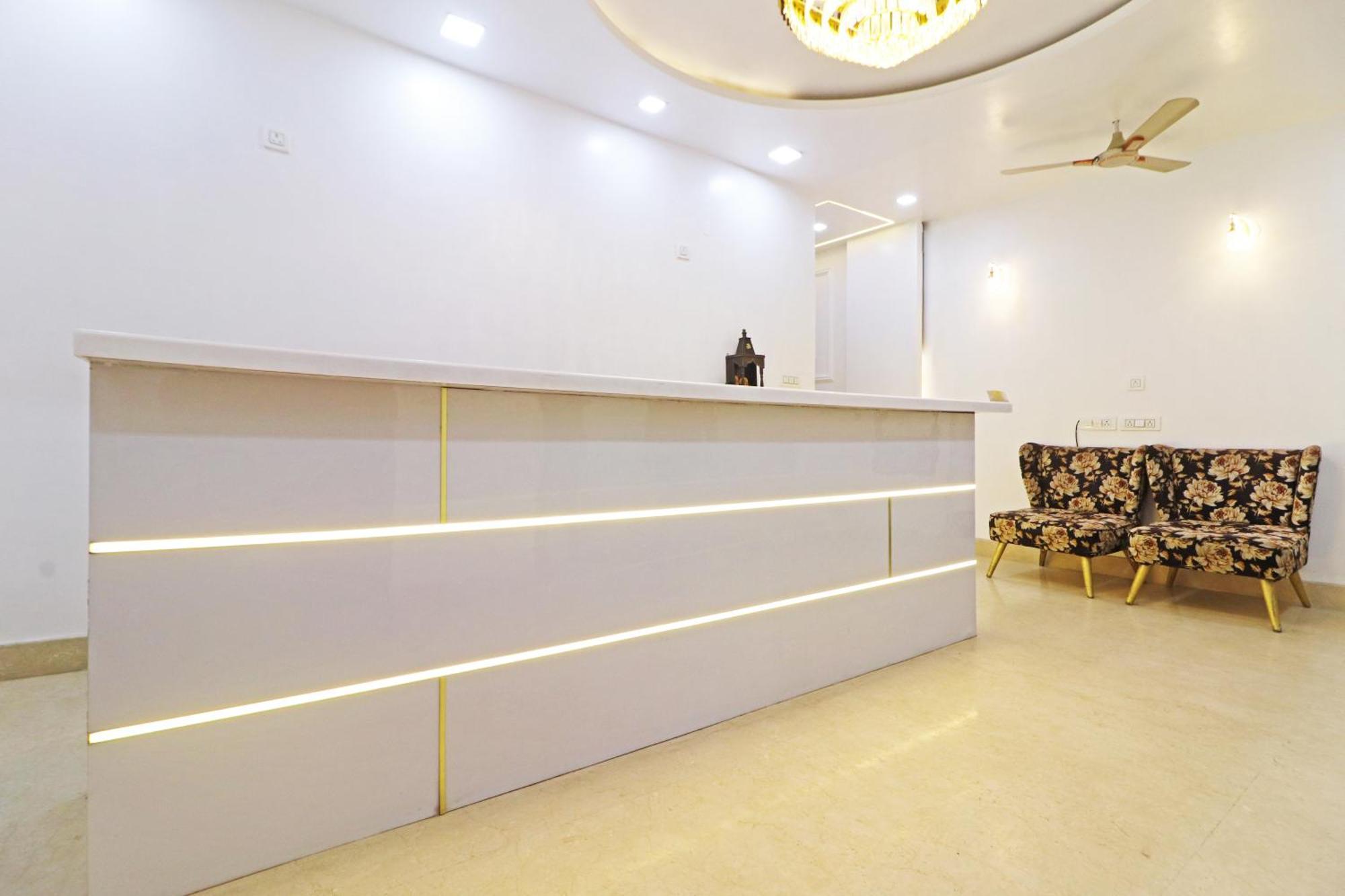 Hotel Samrat Residency 10 Mints Walking Distance Nizamuddin Railway Station Nové Dillí Exteriér fotografie