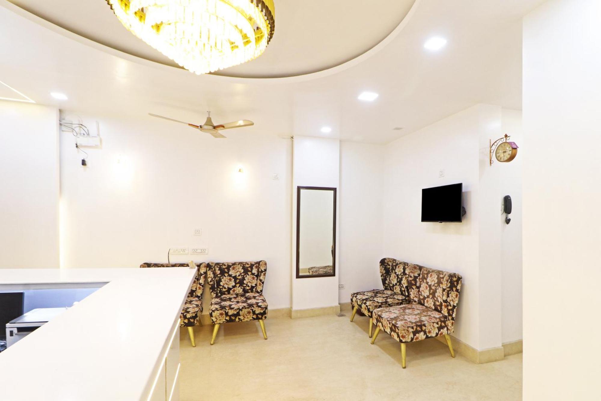 Hotel Samrat Residency 10 Mints Walking Distance Nizamuddin Railway Station Nové Dillí Exteriér fotografie