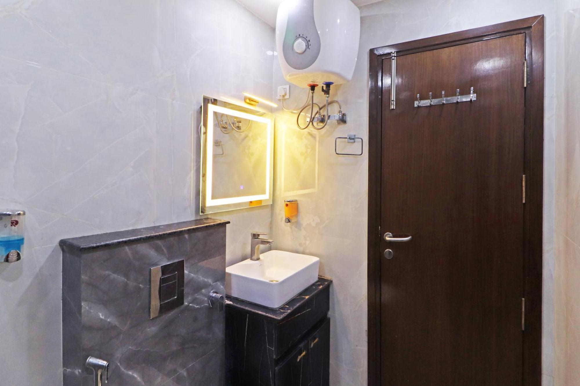 Hotel Samrat Residency 10 Mints Walking Distance Nizamuddin Railway Station Nové Dillí Exteriér fotografie