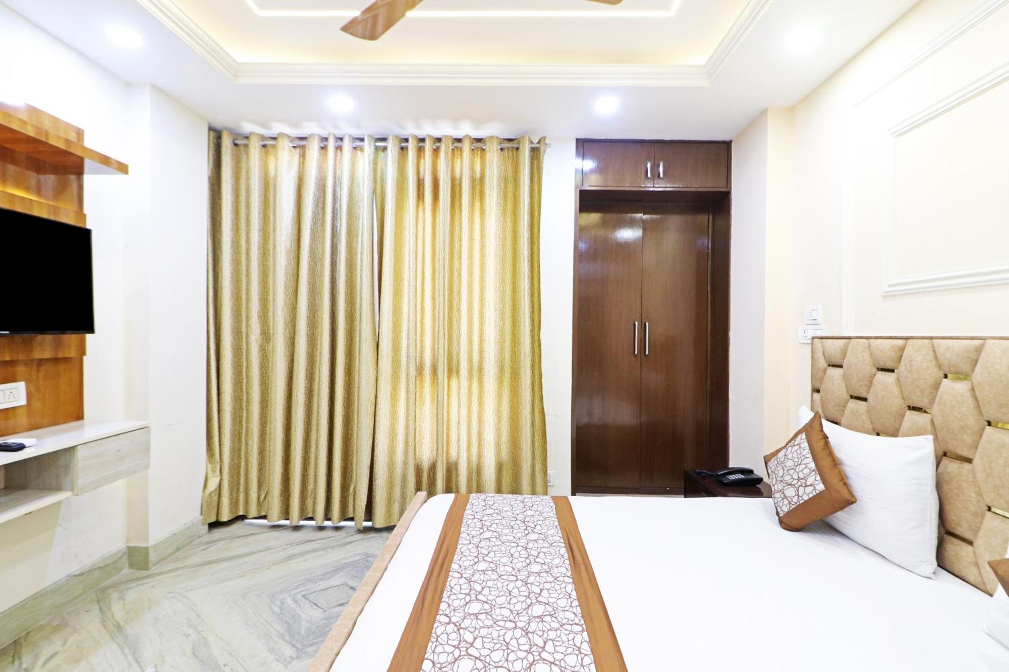 Hotel Samrat Residency 10 Mints Walking Distance Nizamuddin Railway Station Nové Dillí Exteriér fotografie